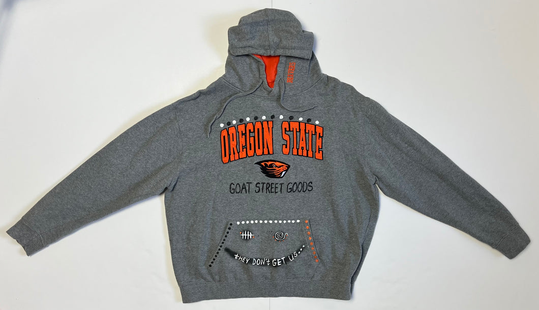 Men’s Pre-Owned Gray Stadium Athletics Oregon State University Beavers Custom Painted Hoodie, Size XL