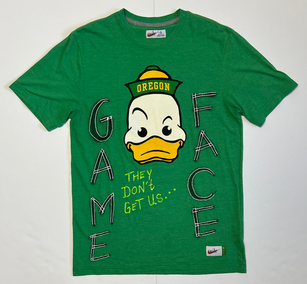 Men’s Pre-Owned Green Nike University Of Oregon Ducks Custom Painted “Game Face” Short Sleeve Tee, Size Medium